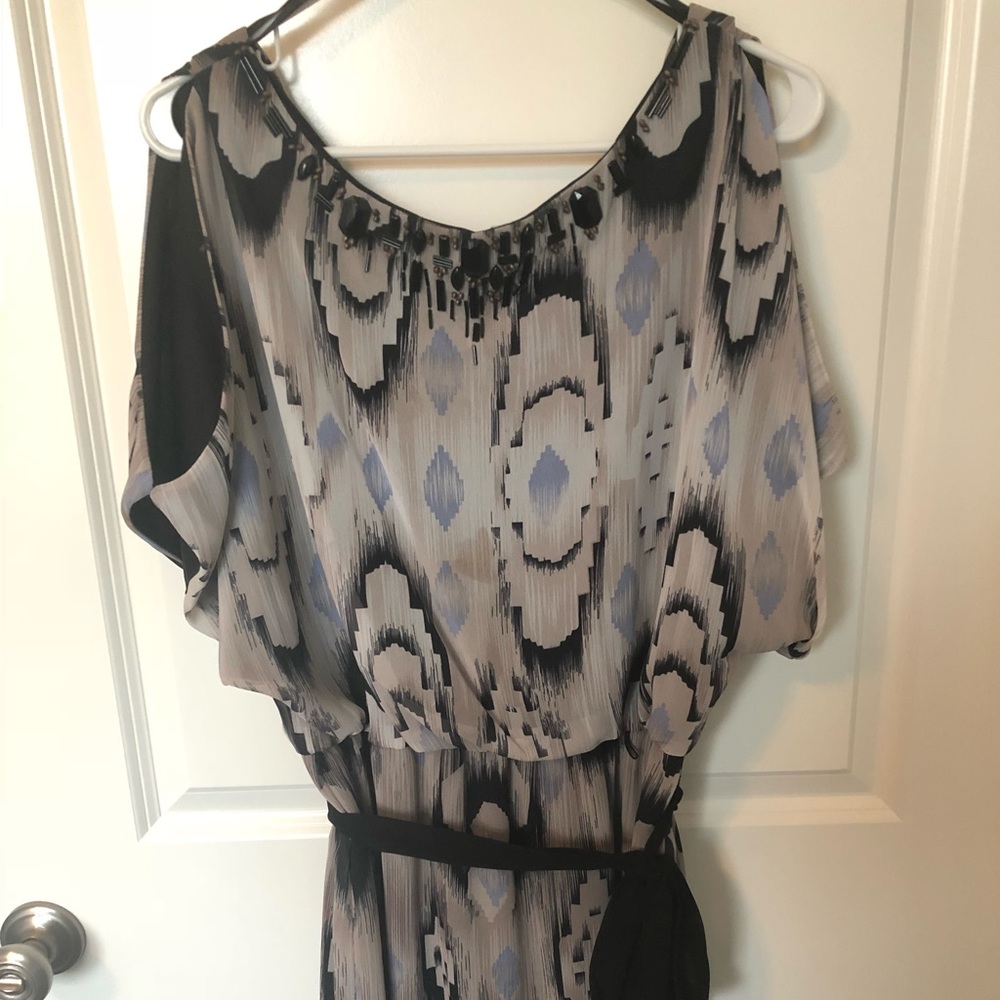 Size 12. Bought at dress barn. Worn once